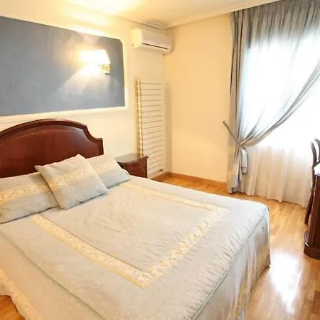 Hotell El Alfoz De Burgos 3*