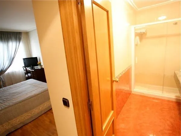 호텔 El Alfoz De Burgos 3*